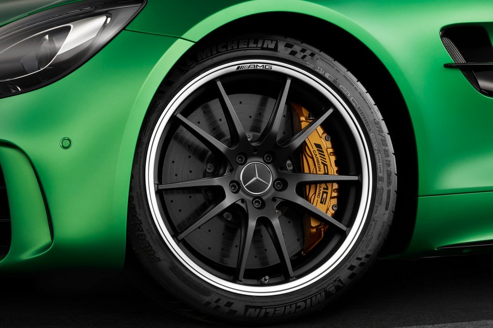2018-Mercedes-AMG-GT-R-wheels.jpg