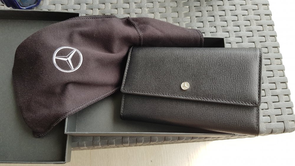 lady_wallet_2.jpg