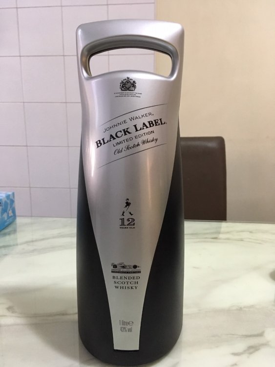 Johnnie Walker Black Label Ltd Edition.jpg