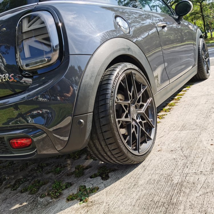 MINI1.jpg
